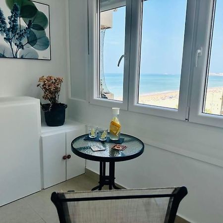 Apartamento A Pie De Playa. Appartement Cádiz Buitenkant foto