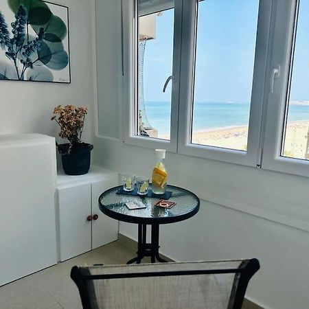 Apartamento A Pie De Playa. Cádiz Buitenkant foto