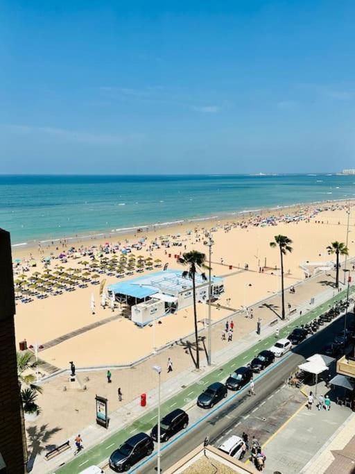 Apartamento A Pie De Playa. Cádiz Buitenkant foto