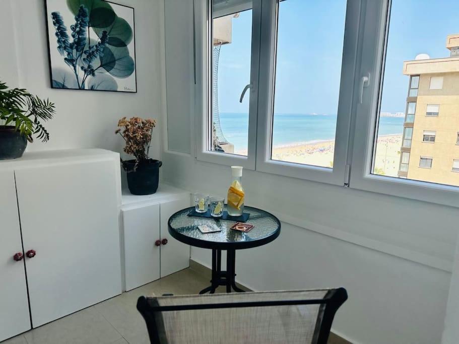 Apartamento A Pie De Playa. Cádiz Buitenkant foto